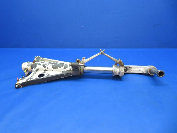 Beech 95-B55 Baron Nose Gear Assy P/N 35-825196-696 (0623-433)