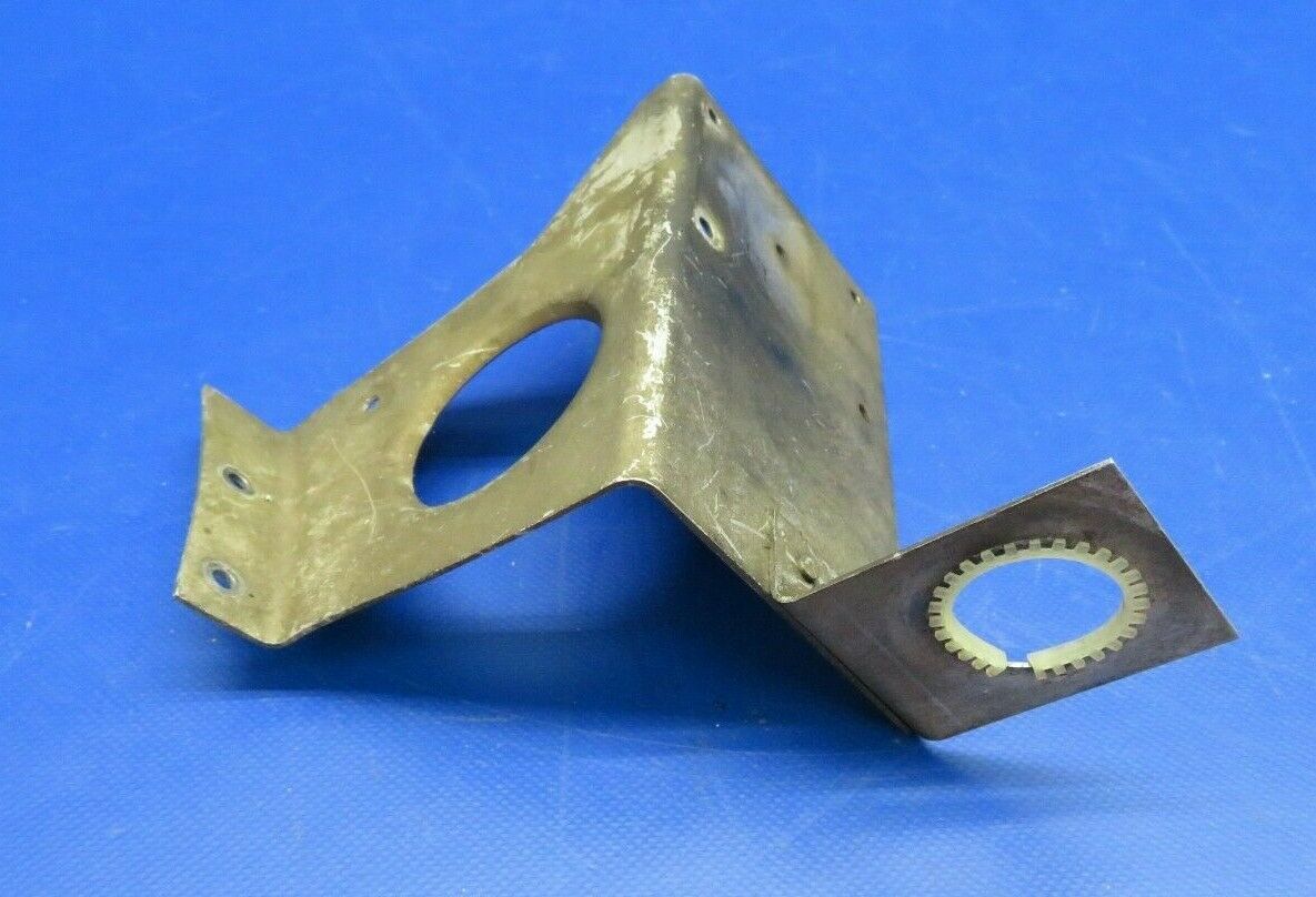 Cessna 310R Support Assy LH Check & Control Valves P/N 0870193-1 (0520-125)