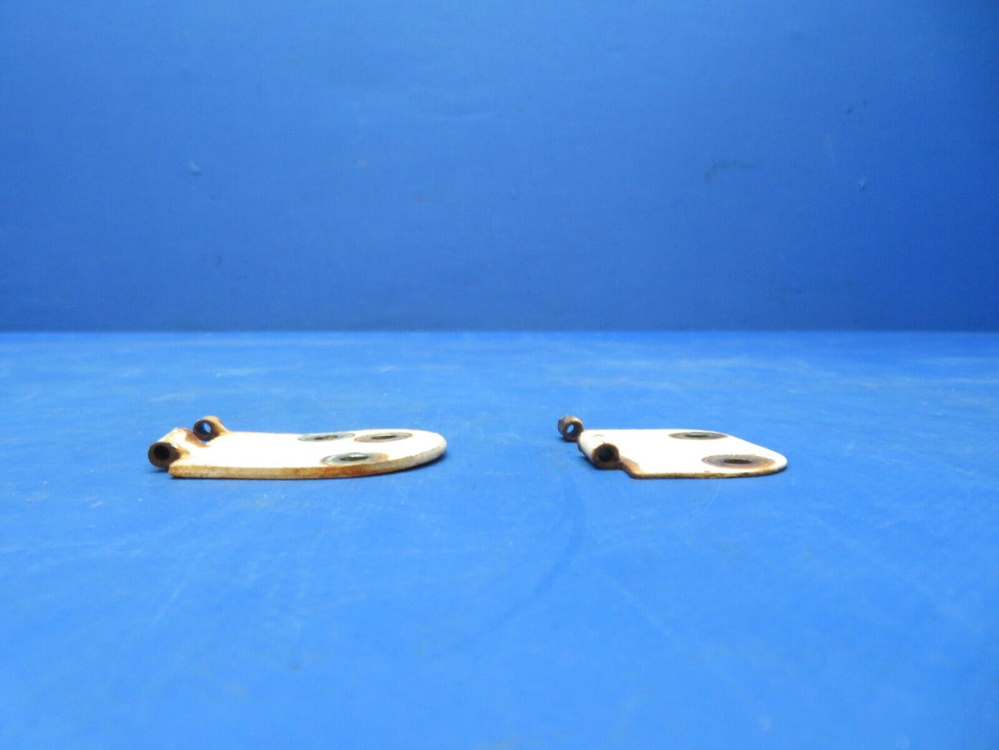 Cessna 172I RH Cabin Door Hinge Half Outer, Upper & LWR 0511237-2 (0923-631)