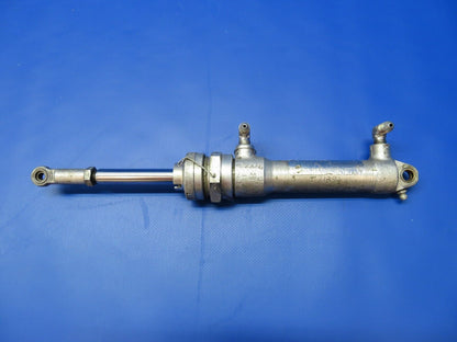 Boeing Hydraulic Actuating Cylinder P/N 4233666 (0922-498)