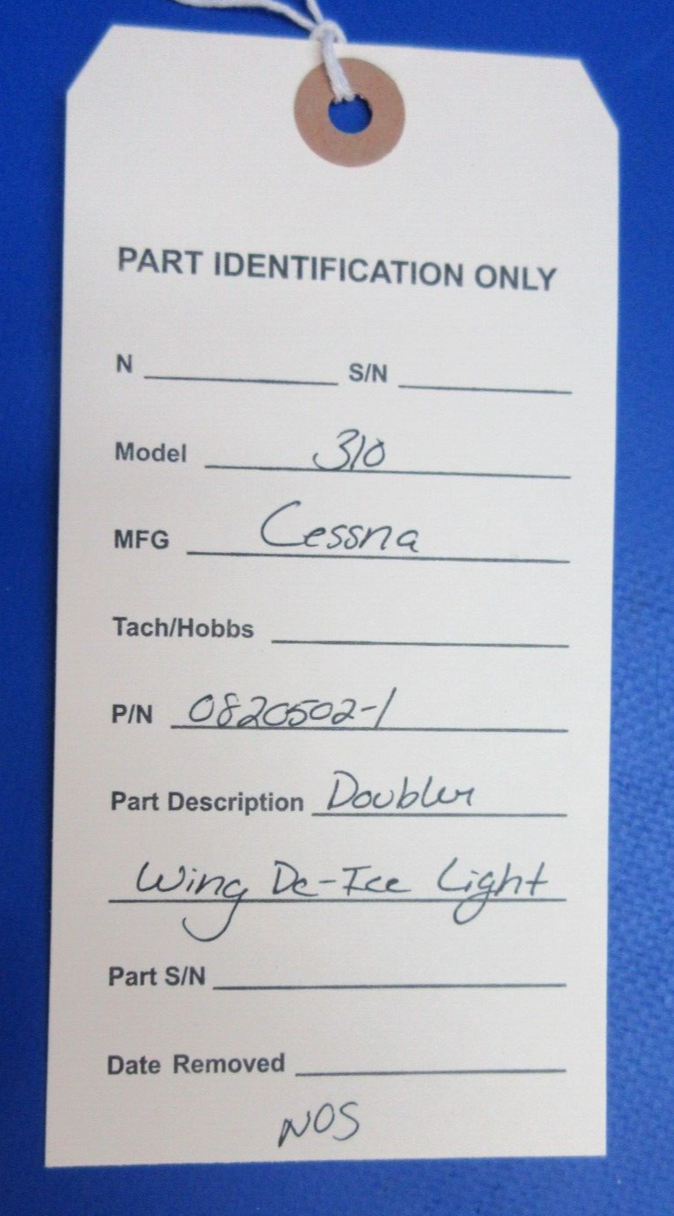 Cessna 310 Doubler Wing De-Ice Light P/N 0820502-1 NOS (1023-985)