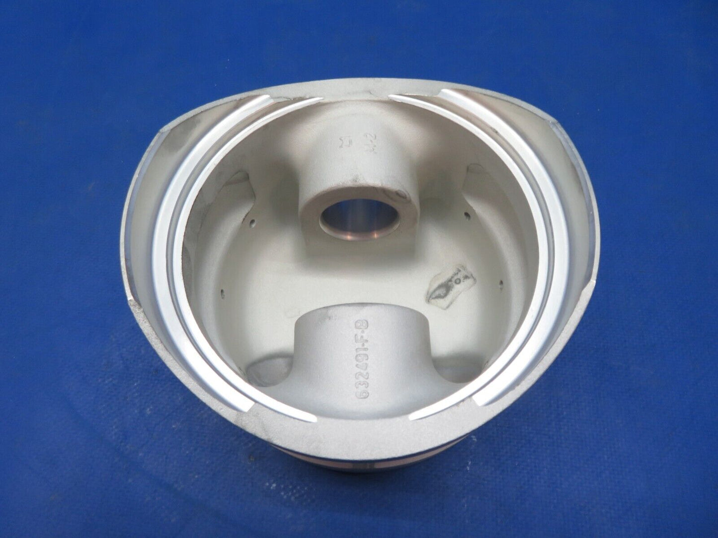 Continental Piston P/N 640945 NEW OLD STOCK (0923-664)