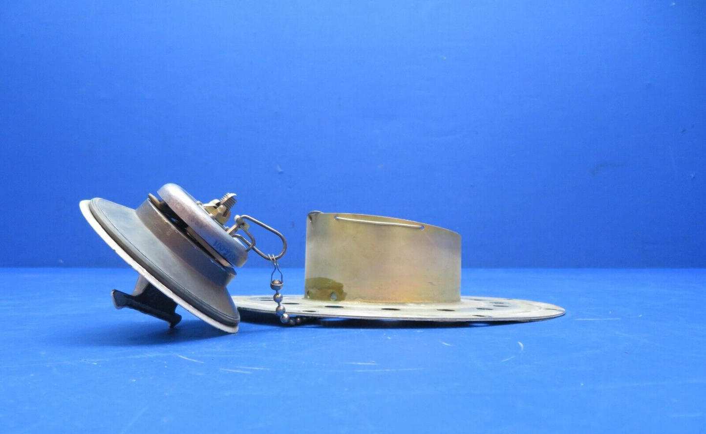 Cessna 310 / 310Q Shaw Aero Fuel Cap & Adapter RH OTBD P/N 516-001 (0923-336)