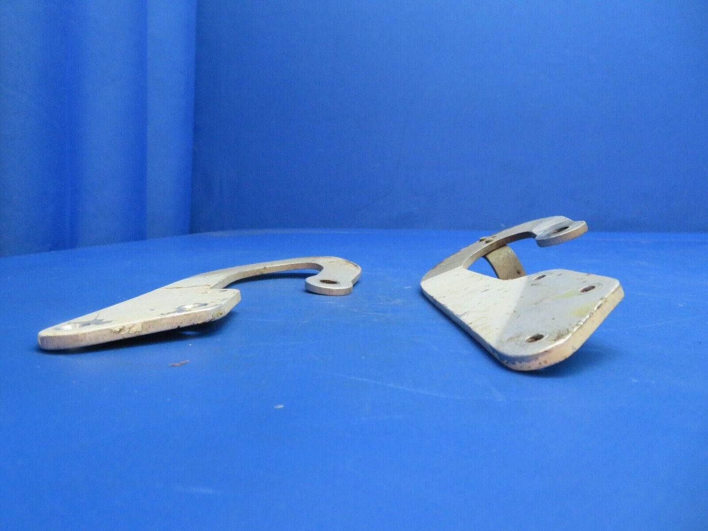 Beech 95-B55 Baron Nose Baggage Door Hinge FWD AFT P/N 002-410055-41 (0123-530)