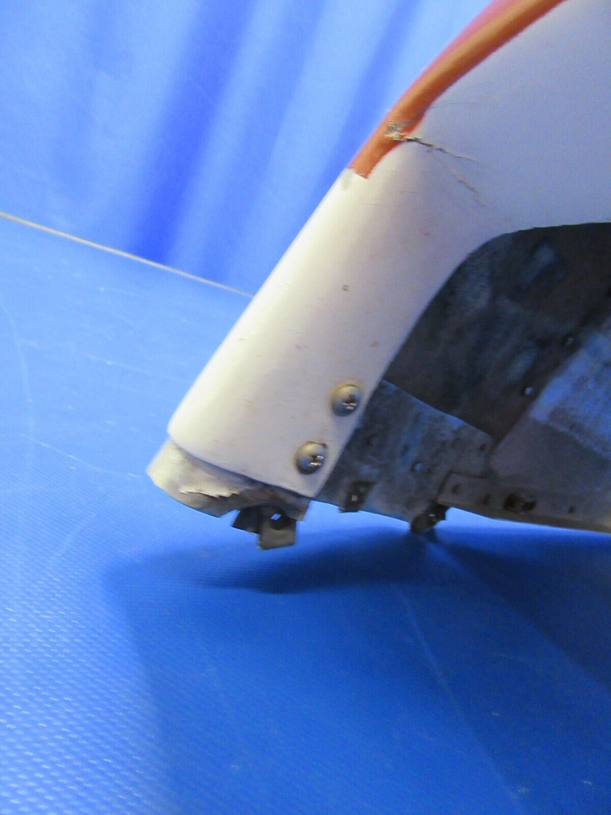 Cessna 150 Lower Cowl w / Dual Landing Light Provisions 0452010-18 (0321-484)
