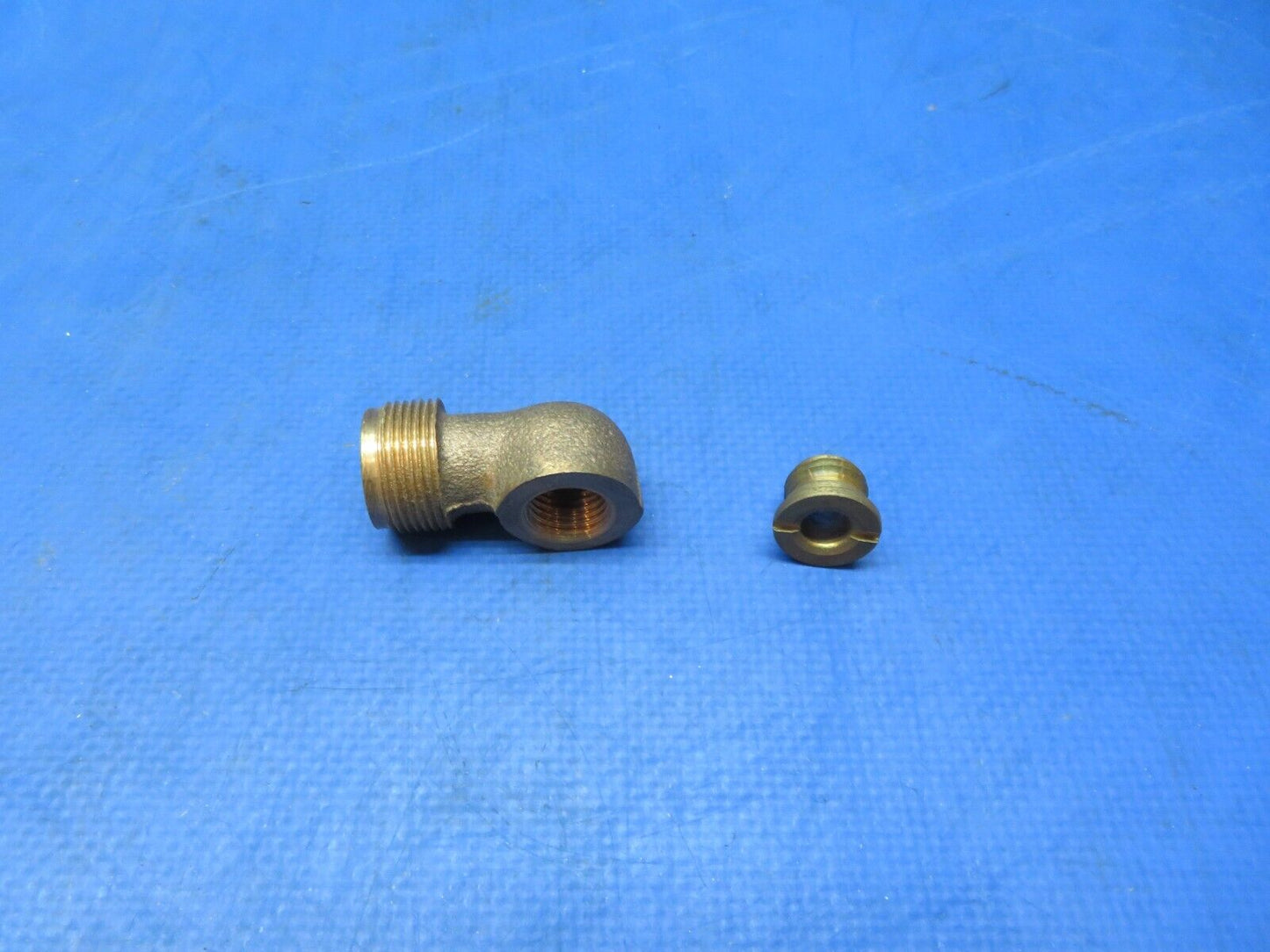 Fitting & Insert P/N 6818, 6817 NOS (1023-189)