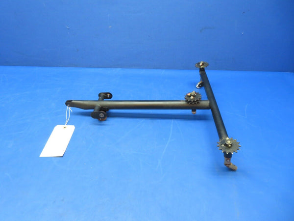 Piper Cherokee PA-28-140 Control Column Assy P/N 62019-03 (0823-430)