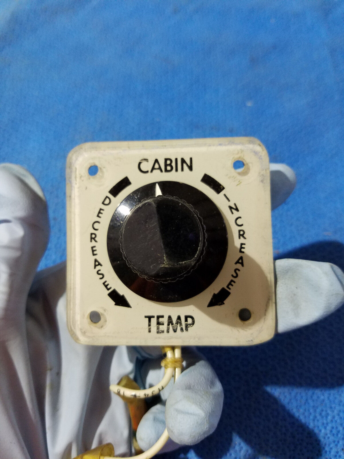 Cessna Beech Cabin Temp Adjusting Knob & Cover Ohmite Potentiometer (0516-251)