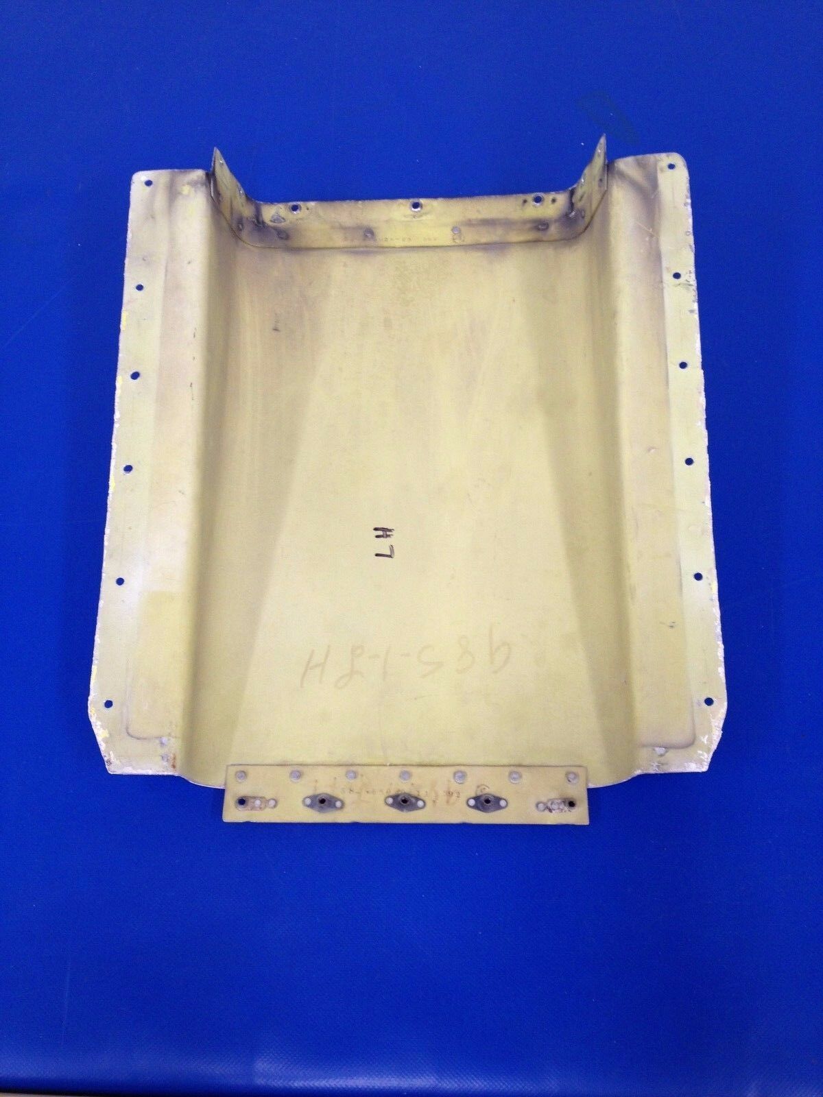 Beech Baron 58 Fairing LH Inlet Duct Induction P/N 58-555040-15 (0217-169)