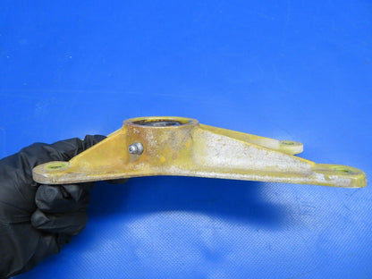 Piper PA-24-250 Comanche MLG Rear / AFT Attachment RH 20394-00 (0818-360)