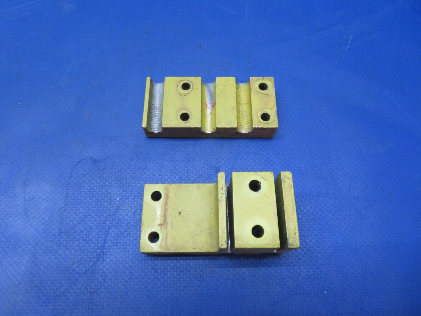 Beech 95-B55 Baron LH & RH Clamp Assy Engine Controls P/N 58-324058-9 (0623-368)