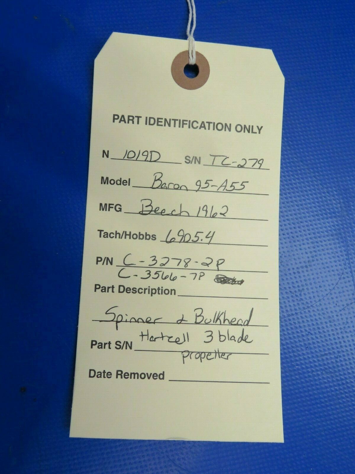 Beech Baron 95-A55 Spinner & Bulkhead Hartzell 3 Blade C-3278-2P (0420-313)