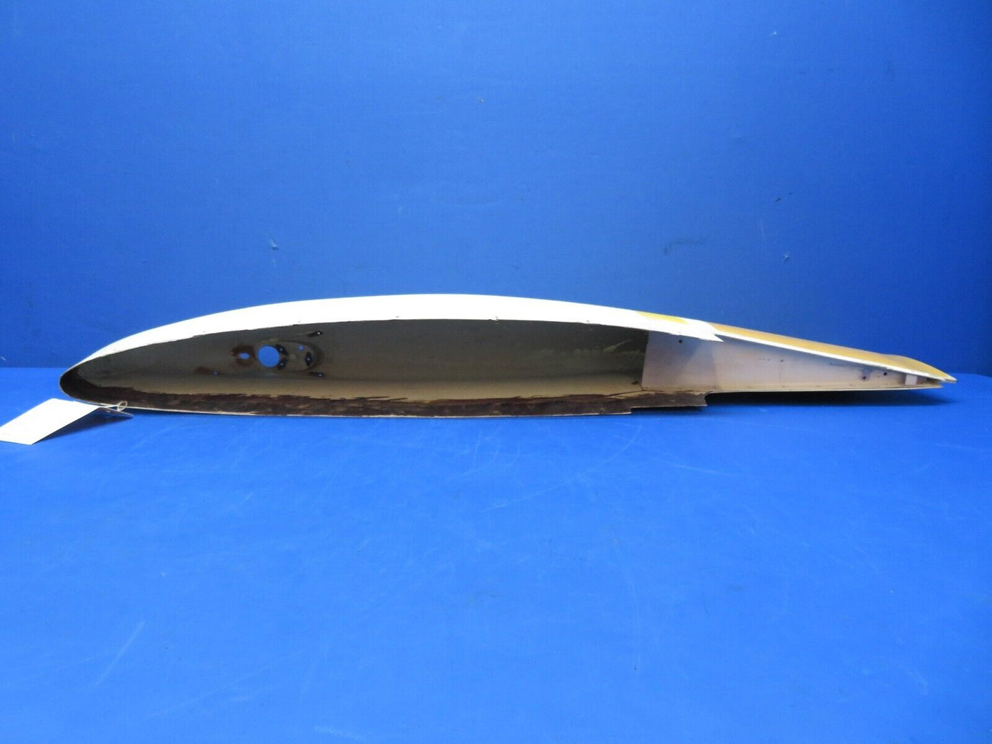 Cessna 210 RH Fiberglass Wing Tip Assy P/N 1221111-202 (0723-425)