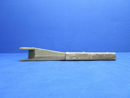 Cessna 310 / 310I Nose Gear Bellcrank Link Assy P/N 0842140-2 (1023-760)