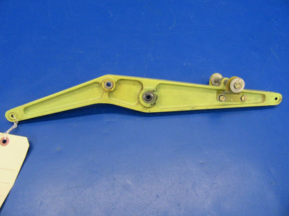 Beech Baron 58P Bellcrank Elevator P/N 002-524024-31 (0418-36)