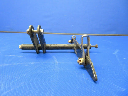 Piper PA-32RT-300 Lance Aileron Bellcrank LH P/N 95680-00, 95680-000 (0521-798)