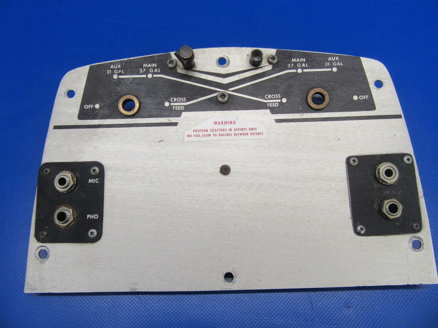Beech Baron E55 Fuel Selector Panel & Cam P/N 96-920011-17 (1117-24)