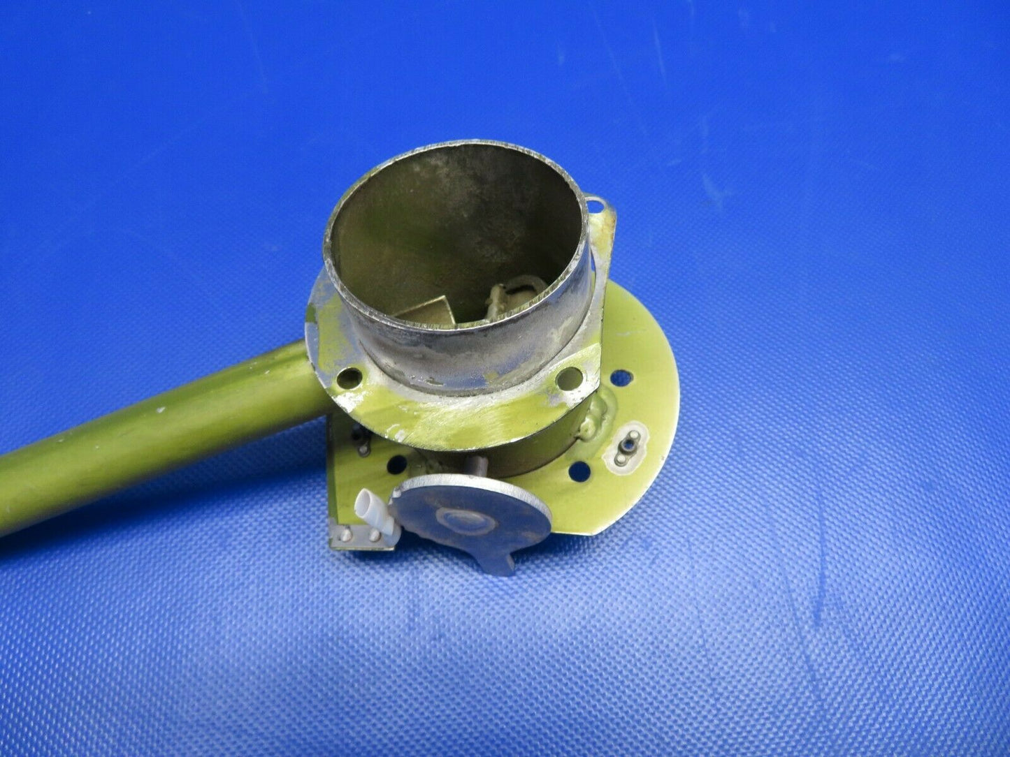 Piper PA-32R-300 Lance Vent Assy FWD RH P/N 68416-001 (0121-157)