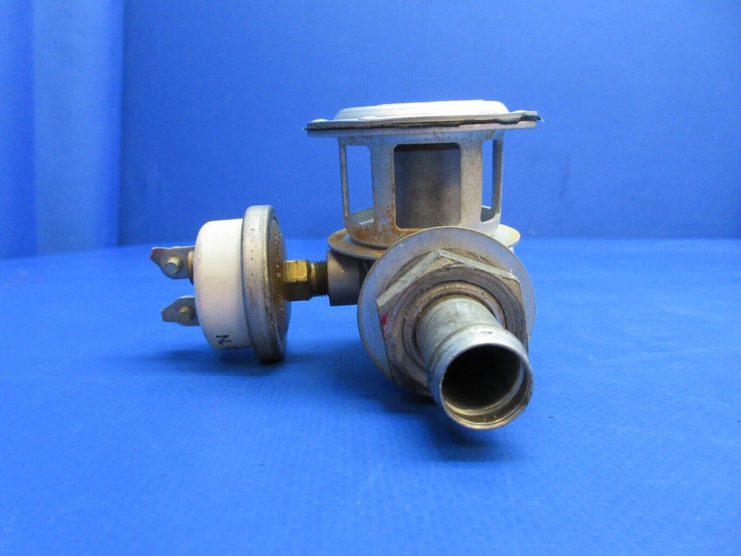 Piper PA-28-236 Dakota Airborne Vacuum Regulating Valve P/N 2H3-19 (0623-209)