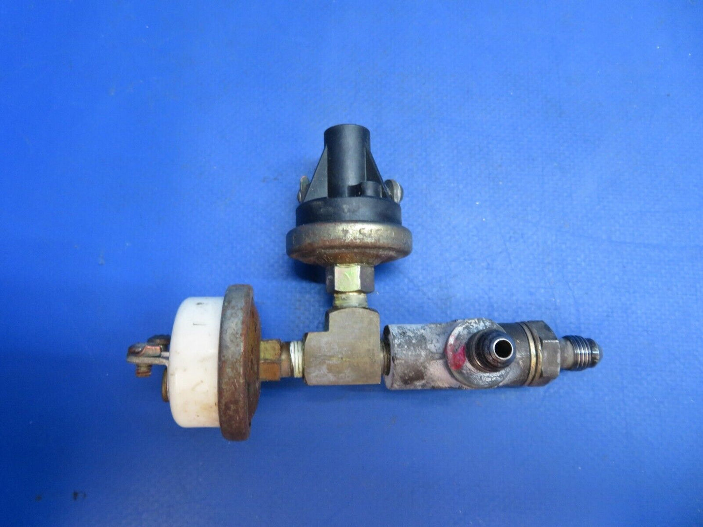 Piper PA-28-201T Dakota Pressure Switch Assy P/N 587-956, 79038-00 (1222-711)
