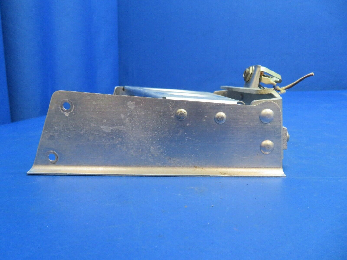 Piper PA-28R-201T Engine Control Bracket & Support P/N 67224-03 (1222-686)