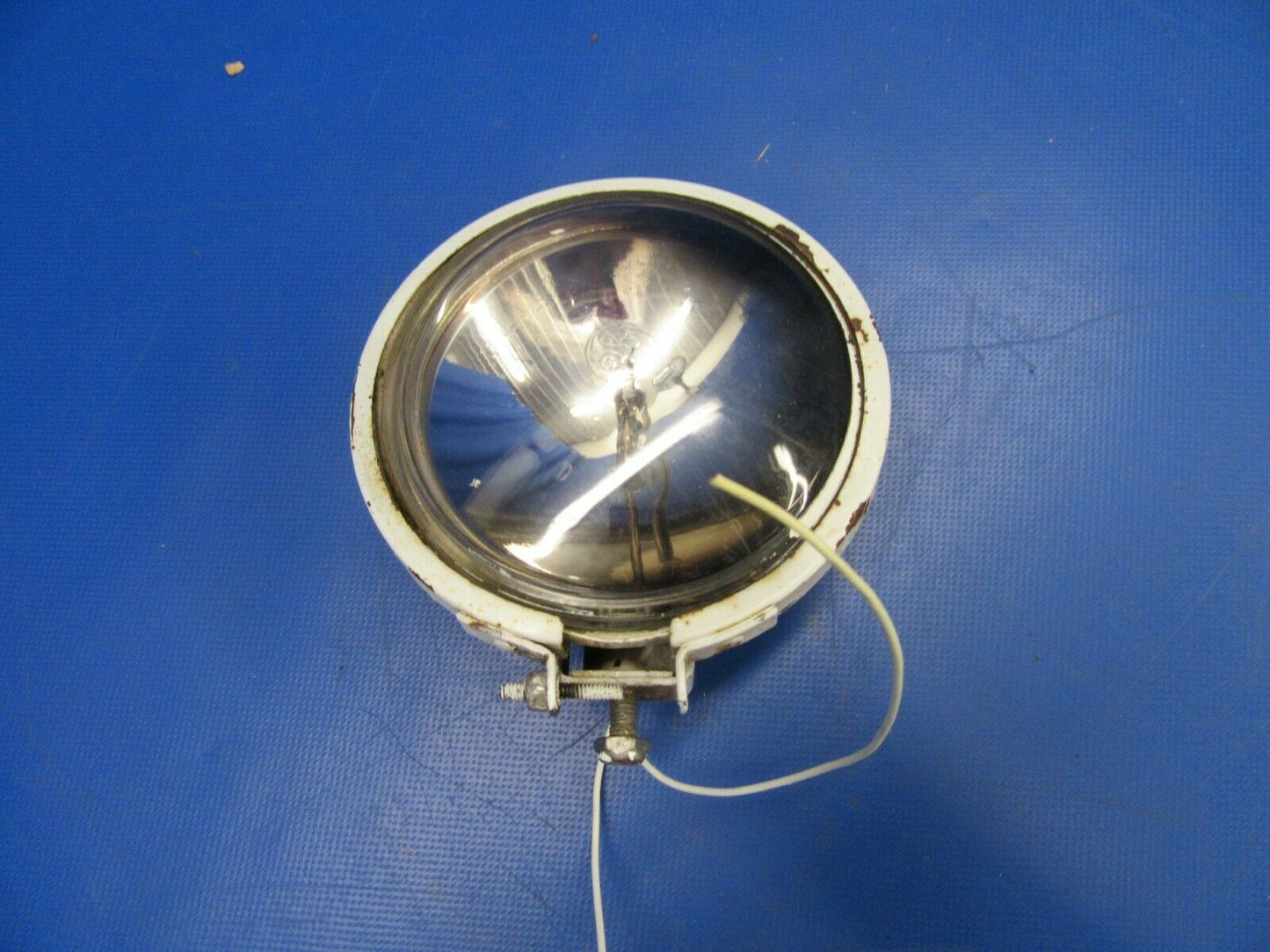 Cessna 310 / T310Q Canopy Taxi Light & Lamp P/N B4213A Use B4213B (0519-501)