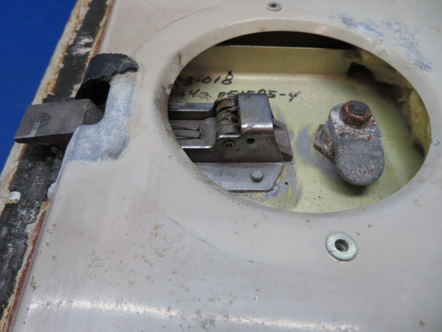 Piper PA-28-236 Dakota Baggage Door Assy No Key P/N 66793-18 (0623-674)
