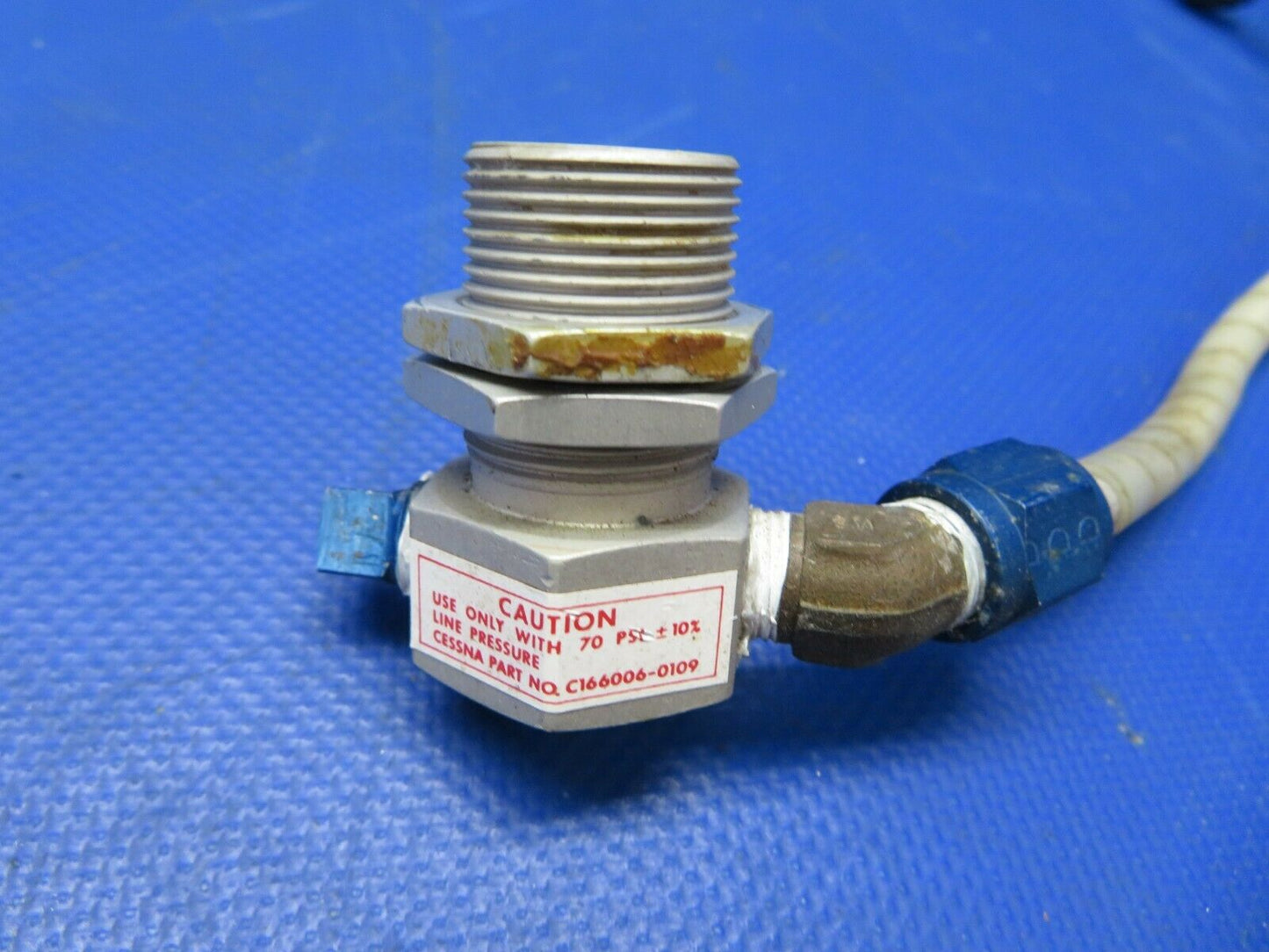 Cessna Oxygen Outlet Valves w/ Lines P/N C166006-0109 LOT (0821-831)