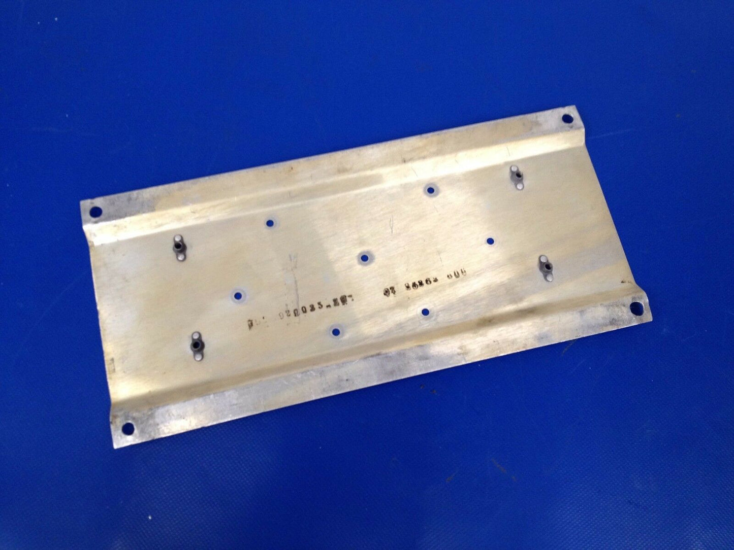 Beech Baron 58 Bracket Assy Fuel Selector P/N 002-920037-1 (0217-106)