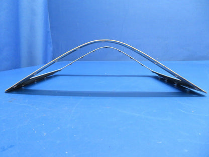 Beech C-35 Bonanza Wing Landing Light Frame w/ Lens P/N 35-115210-10 (1122-882)