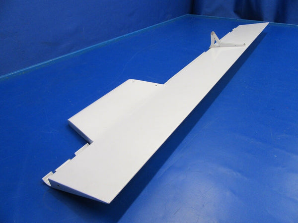 Diamond DA40-180 Aileron RH P/N DA4-5761-62-00 Damaged (0219-136)