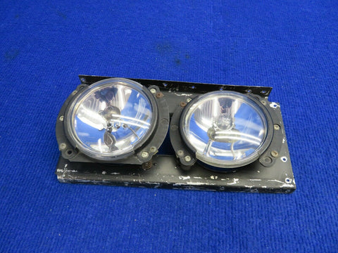 Cessna 210 Dual Landing Light Assy w Bulbs (0322-480)