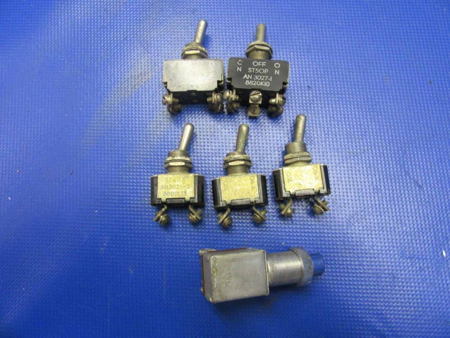 Piper PA-28-235 Switches, Voltage Reg, Radio Interface LOT AN3027-1 (0521-397)