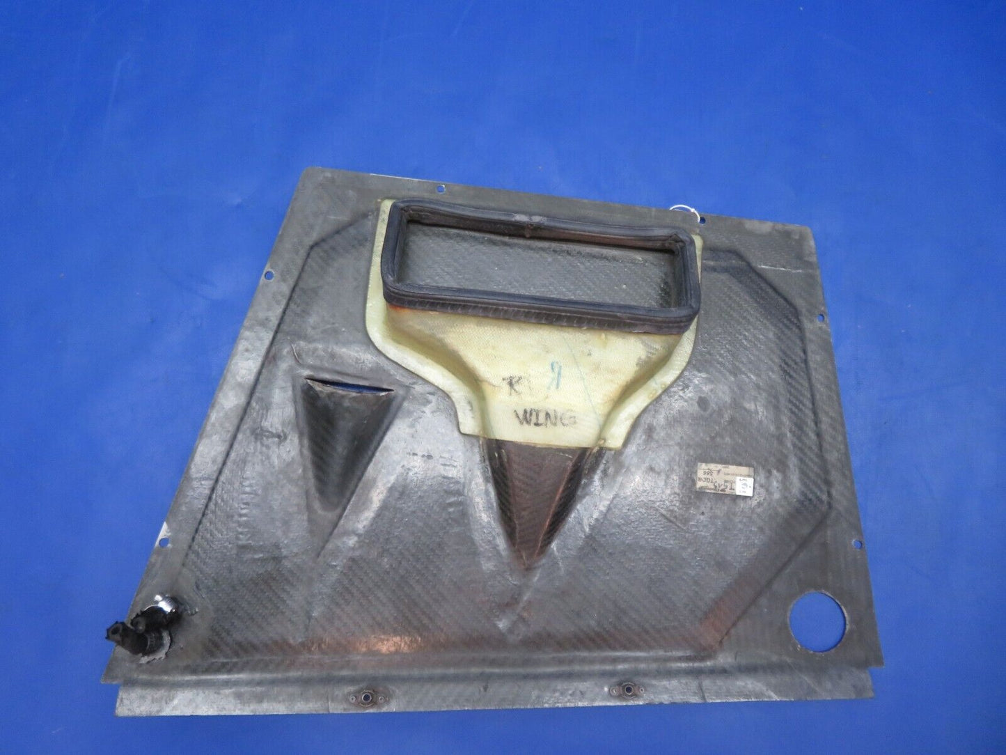 Diamond DA-42 RH Wing Nacelle Head Cap P/N D60-5742-22-00 (0623-477)