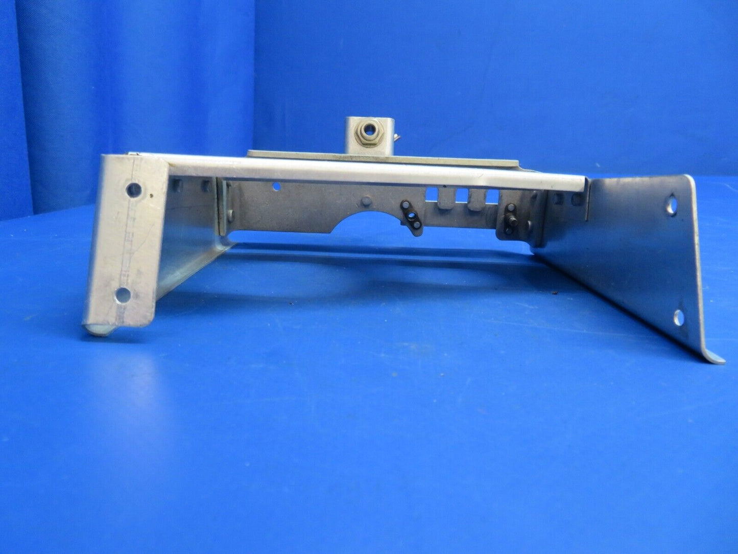 Piper PA-28R-201T Engine Control Bracket & Support P/N 67224-03 (1222-686)