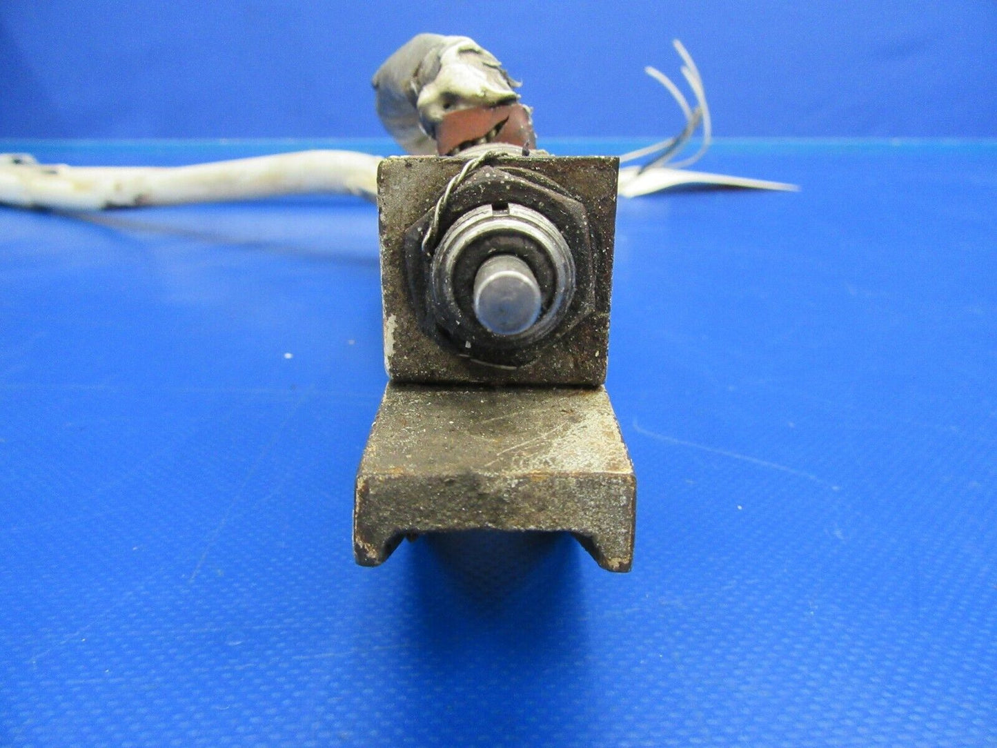 Beech B-24R Brace Main Gear Retract LH w/ Switch 169-810027-1 (0719-256)