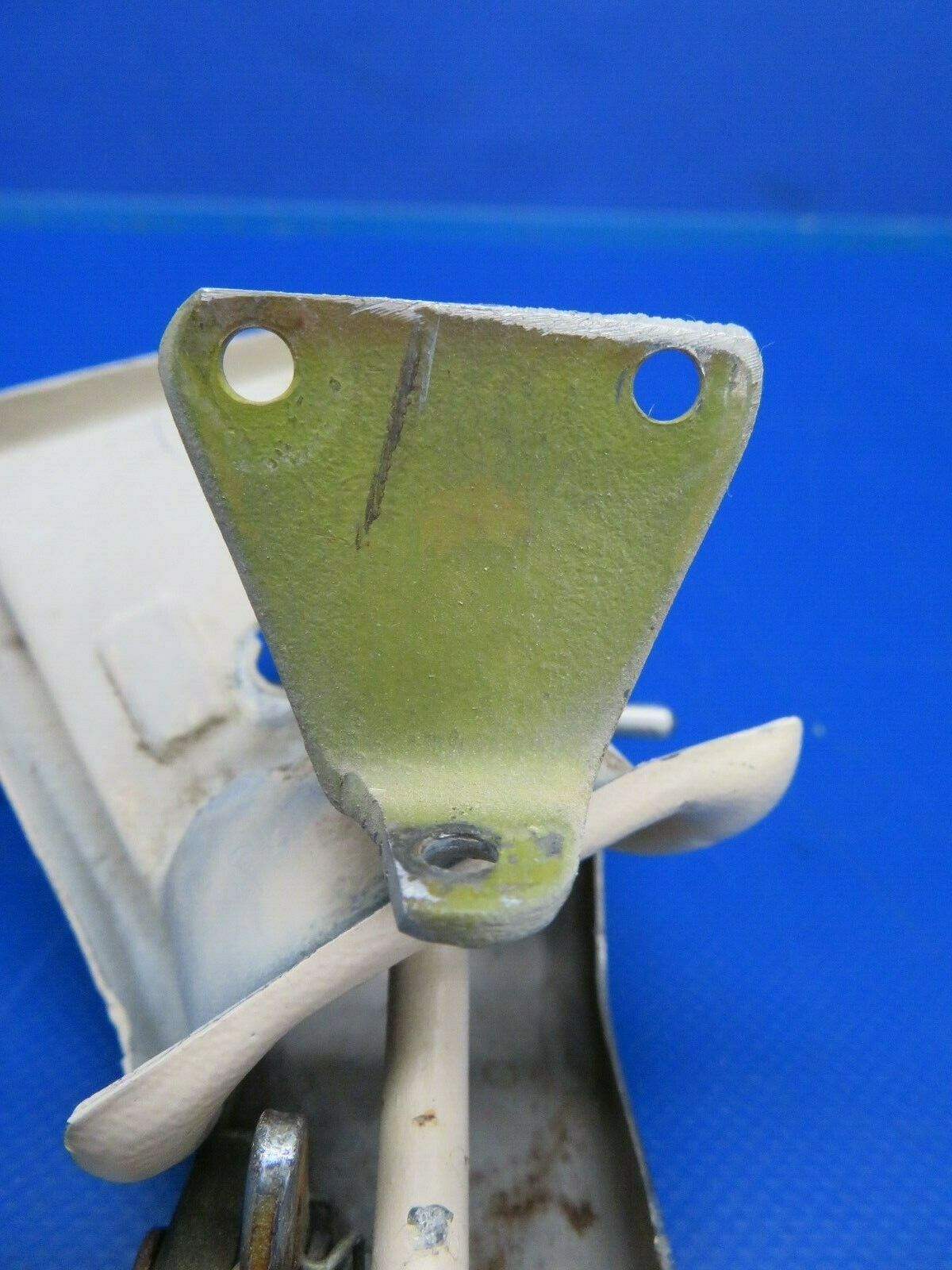 Beech Baron 95-B55 Window Latch Assembly RH 35-410291-632 (0320-21)