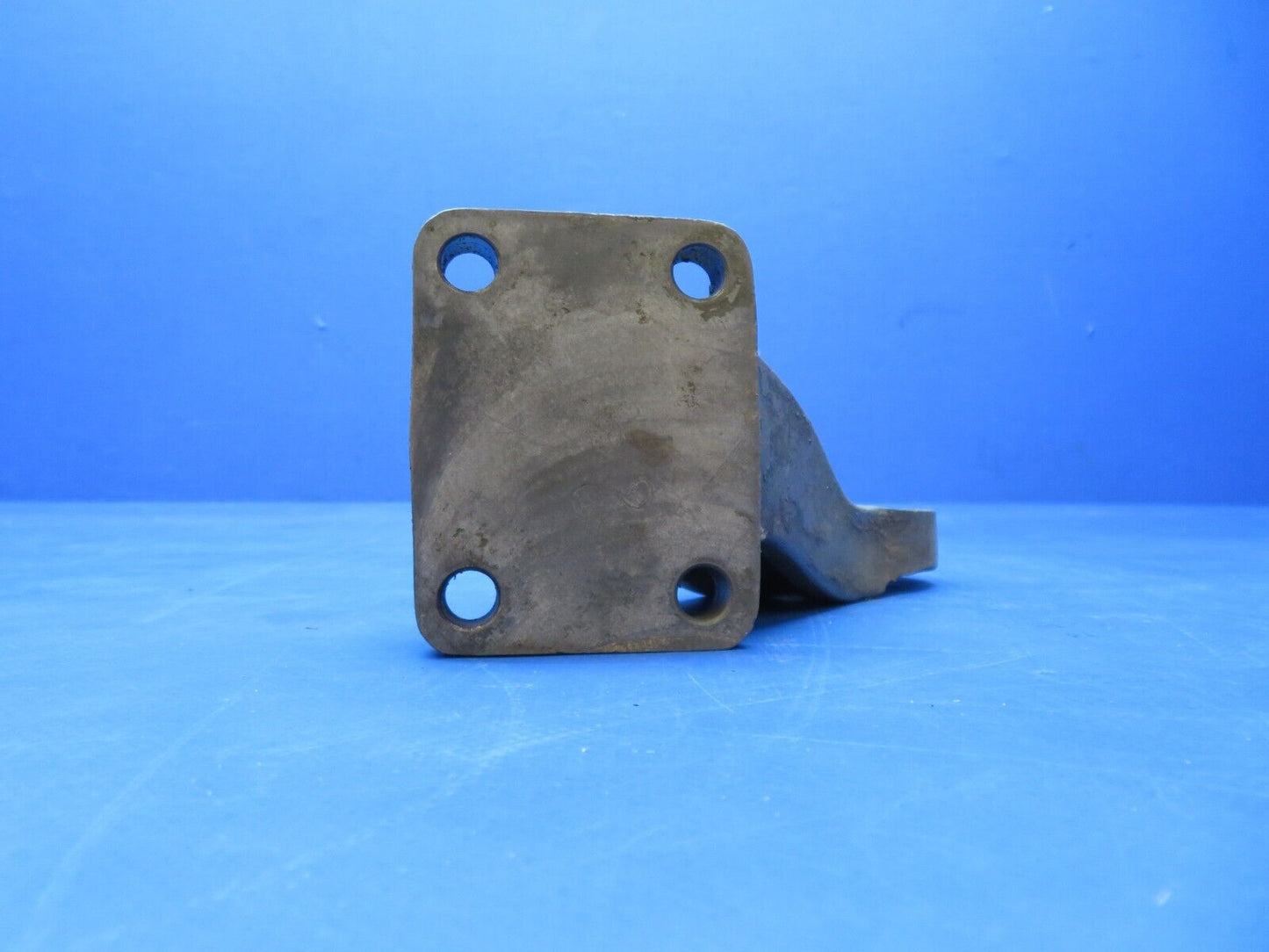Continental E-Series LH Front Engine Mount Bracket P/N 531241 (0723-646)