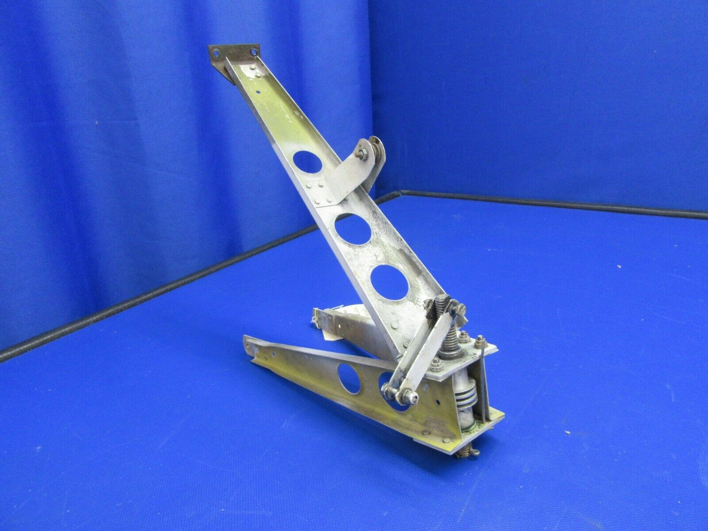 Piper PA-28-235 Stabilator Trim Bracket w/ Barrell 65244-00, 65246-00 (0521-328)