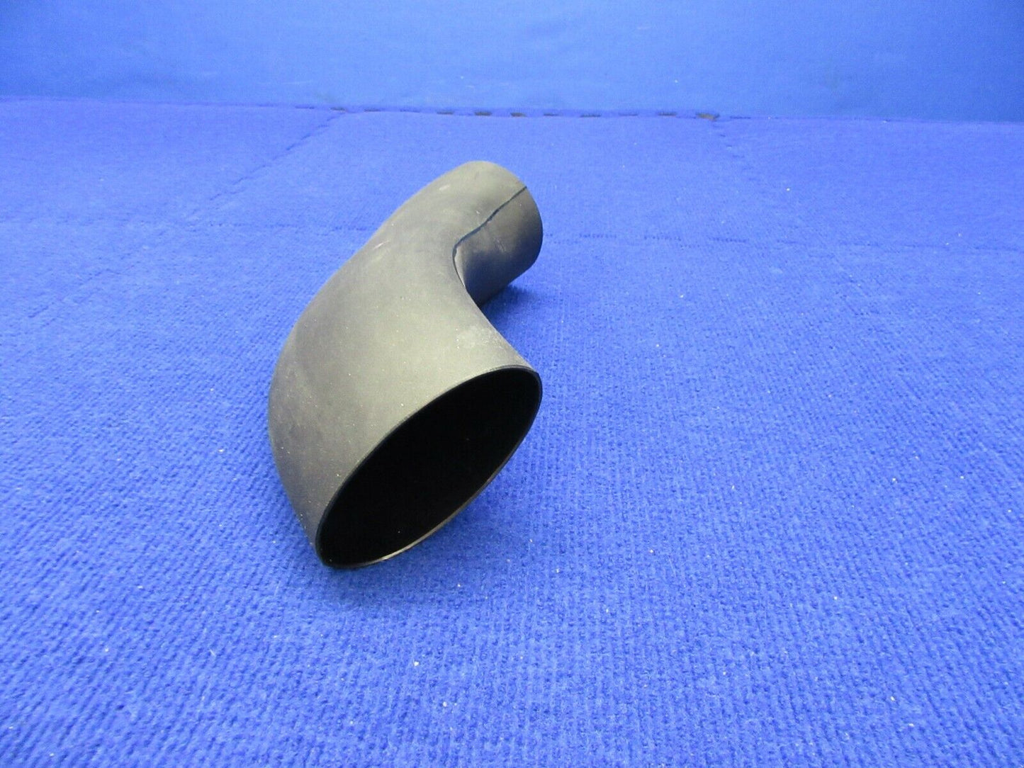 Cirrus SR-22 Duct Assembly FWD P/N 20716-001 (1221-566)