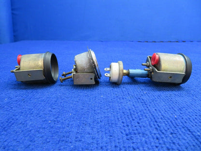Lake LA-4-200 Turbo Stewart Warner Gauges LOT OF 6 P/N 823697, 823835 (0622-778)