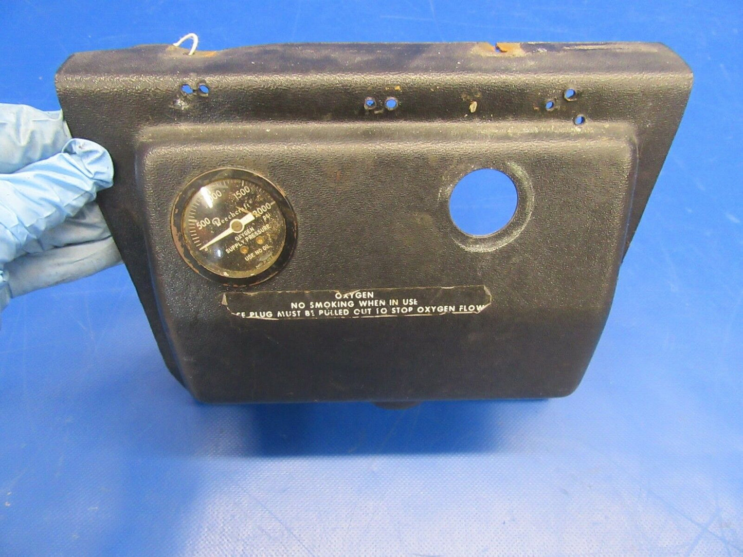 Beech Escutcheon Oxygen Outlet & Gauge P/N 58-560001-55 & 99-384042 (1018-291)