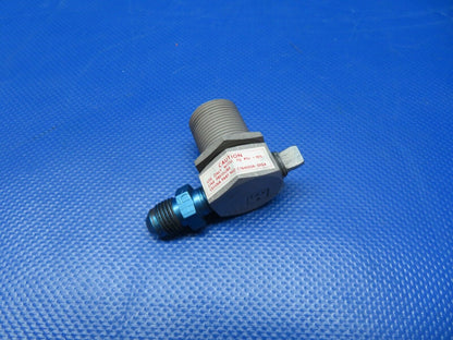 Cessna 401 / 401A Oxygen Outlet Valve P/N C166006-0104 (1223-372)
