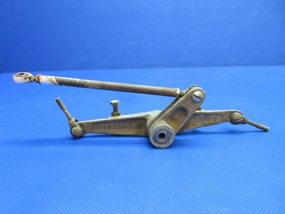 Piper PA-24-180 RH Aileron Bellcrank Assy w/ Rod P/N 20256-01 (1223-1436)