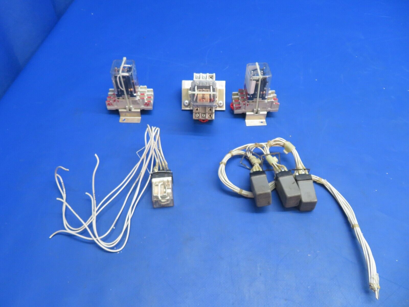 Piper Aerostar 602P Relay Assy P/N KHS-17D11, 1A487 LOT OF 7 (0123-985)