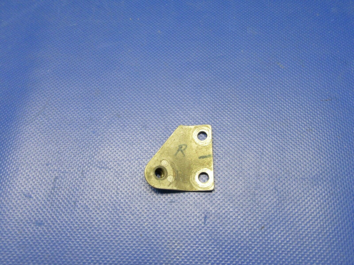 Cessna 210 / T210N Seat Belt Fitting RH OTBD P/N 2011028-8 (0321-449)