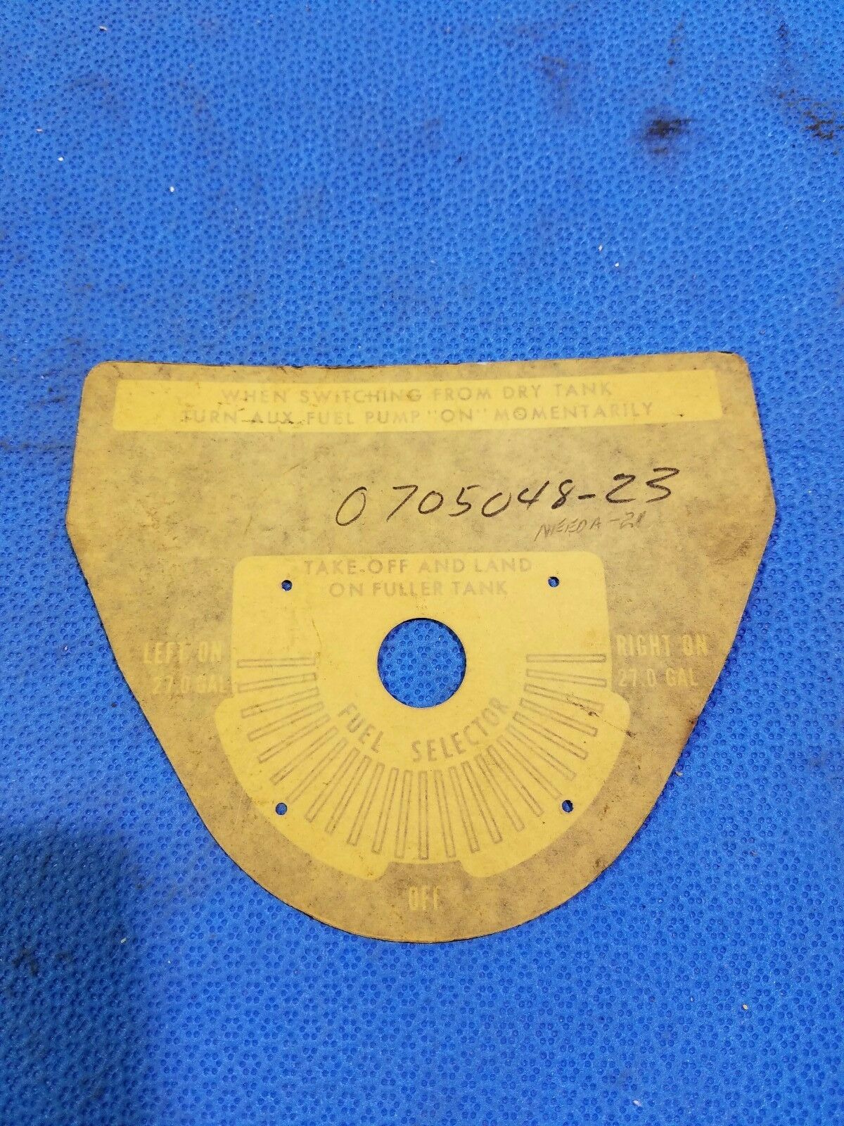 Cessna Fuel Selector Placard P/N 0705048-23 (0516-112)