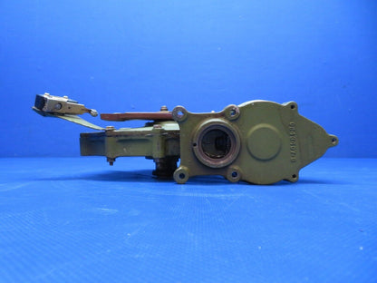 Cessna 401 / 401A Actuator Gear Box Assy Landing Gear P/N 0894000-11 (0124-118)