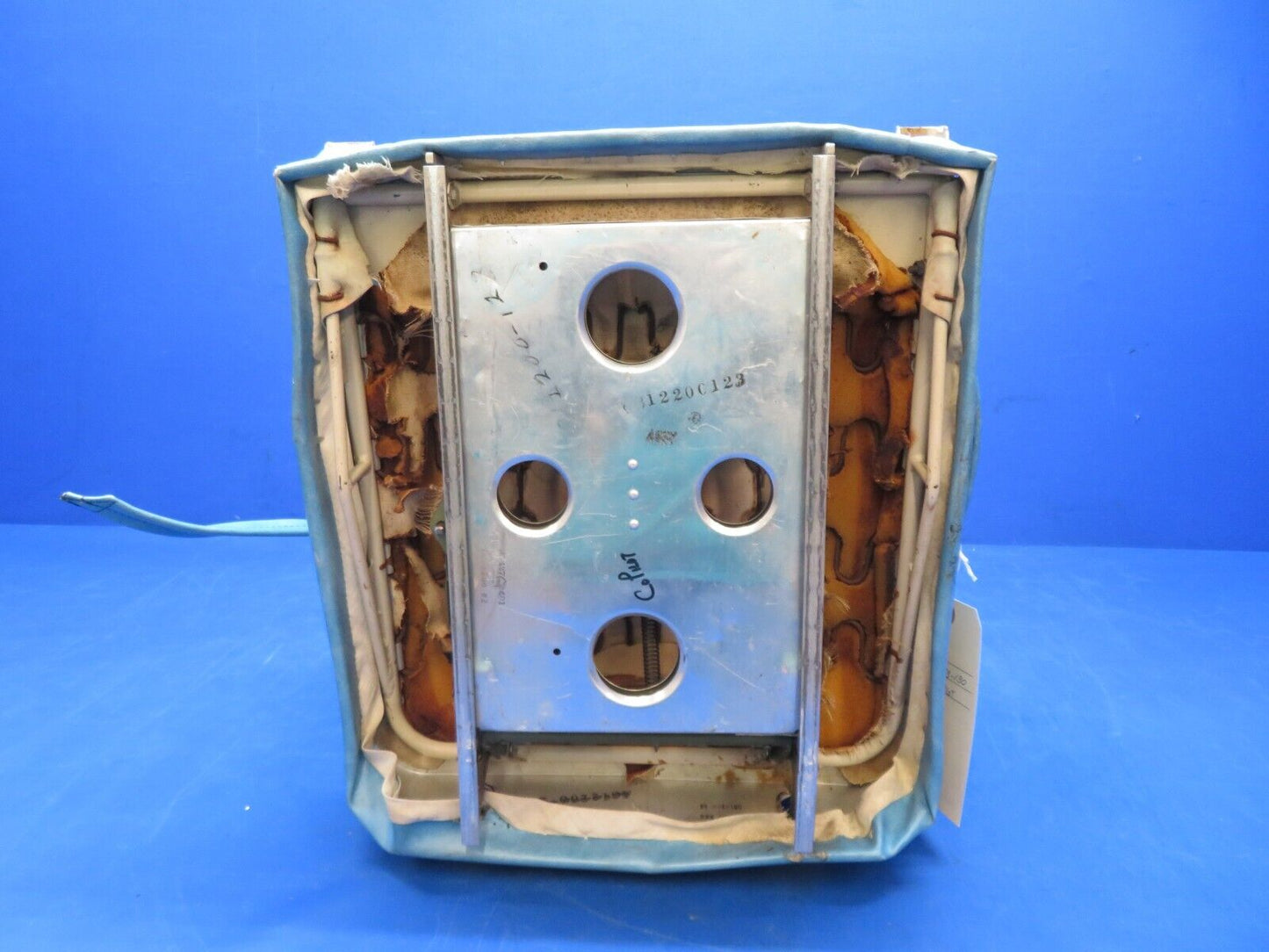 Cessna 310 / 310I RH Front Seat Assy P/N 0812202-35 (1023-130)
