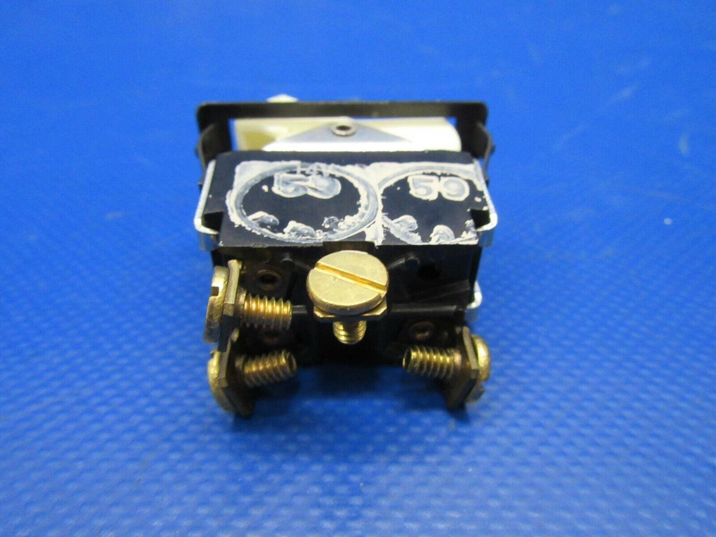 PA-23 Windshield Heat Switch Illuminated P/N 32370-010 487-953 NOS (0419-479)